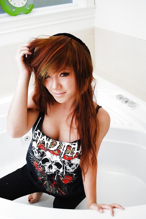 10P Emo Girls 