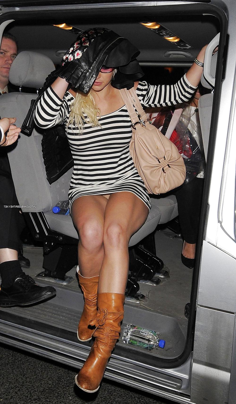25P Celebrities upskirt3