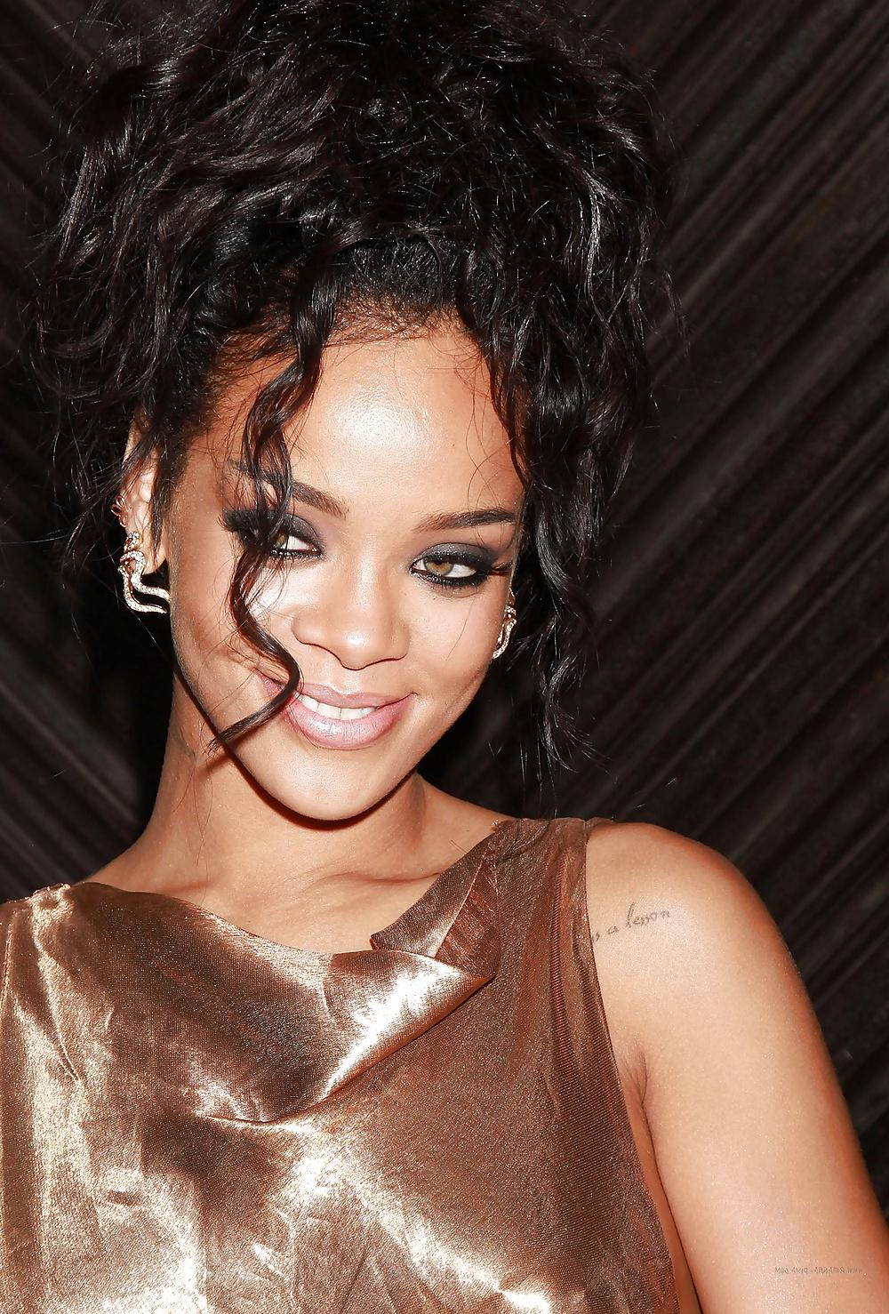 10P RIHANNA Met Ball After-Party HOT EBONY ASS