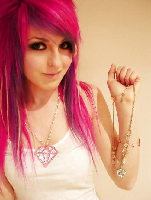 25P Hot Emo girls