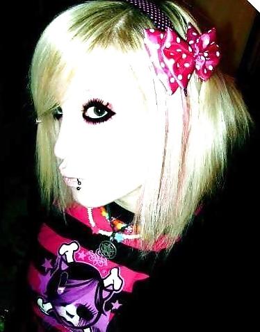 25P Hot Emo girls