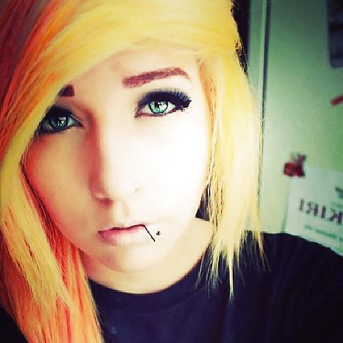 25P Hot Emo girls