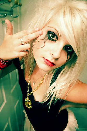 25P Hot Emo girls