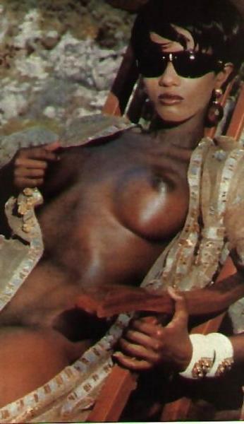25P Beautiful Celebs 4 by Voyeur TROC