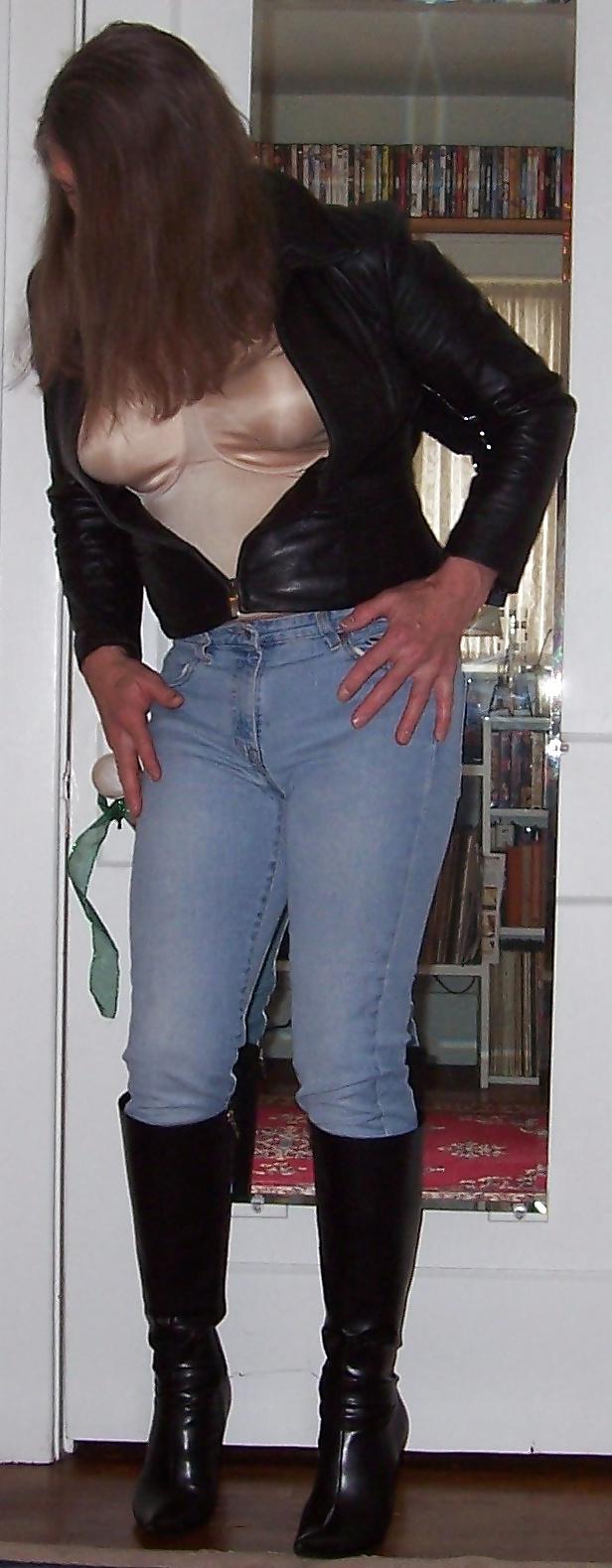 25P Crossdressing - Tight Jeans