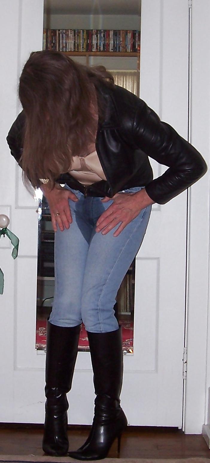25P Crossdressing - Tight Jeans