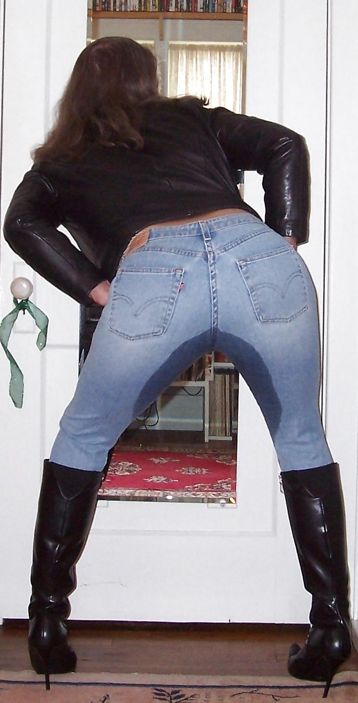 25P Crossdressing - Tight Jeans