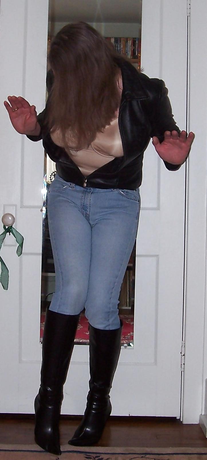 25P Crossdressing - Tight Jeans