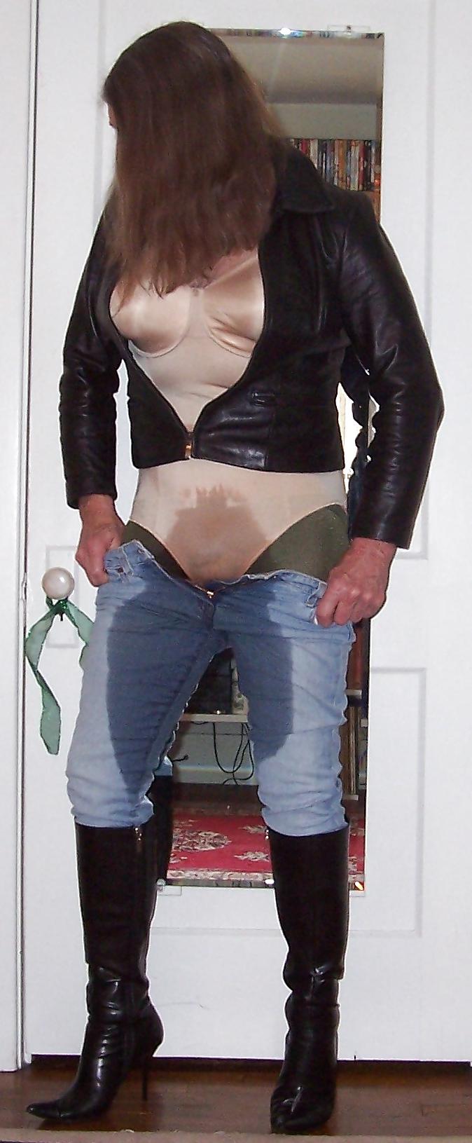 25P Crossdressing - Tight Jeans