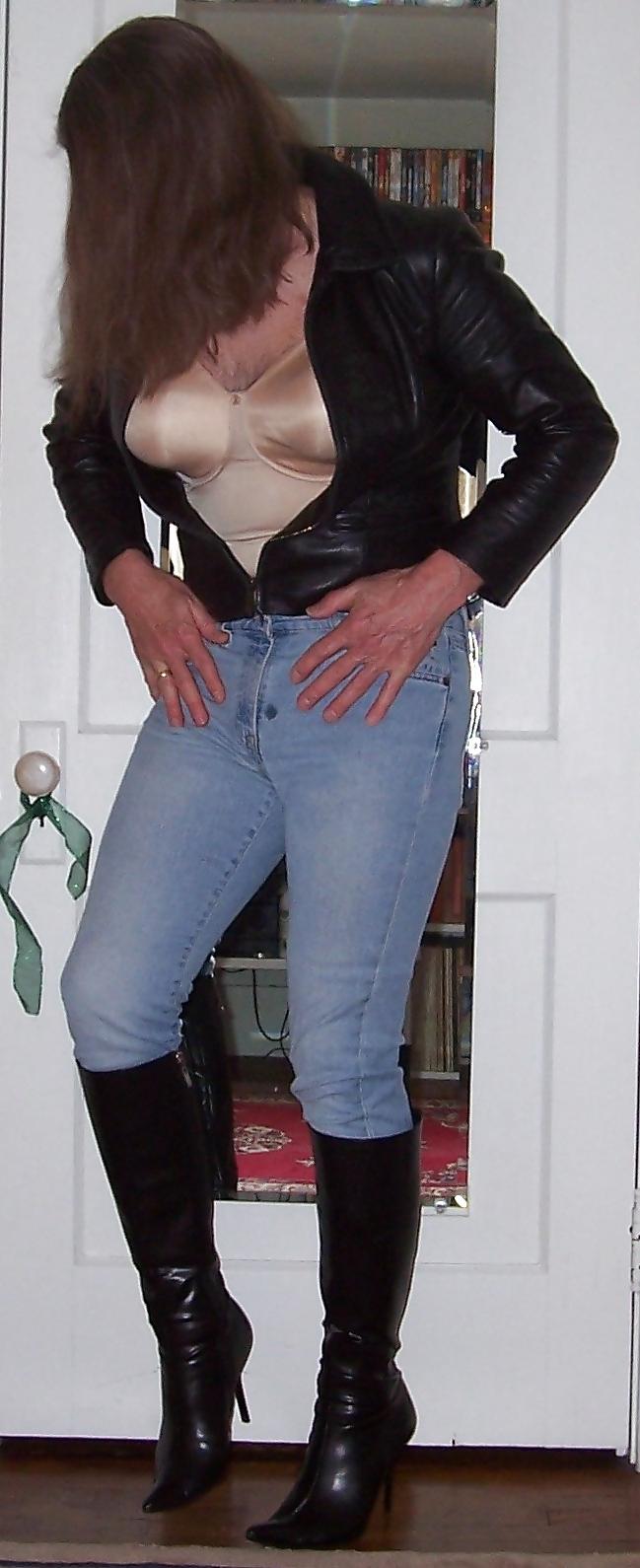 25P Crossdressing - Tight Jeans
