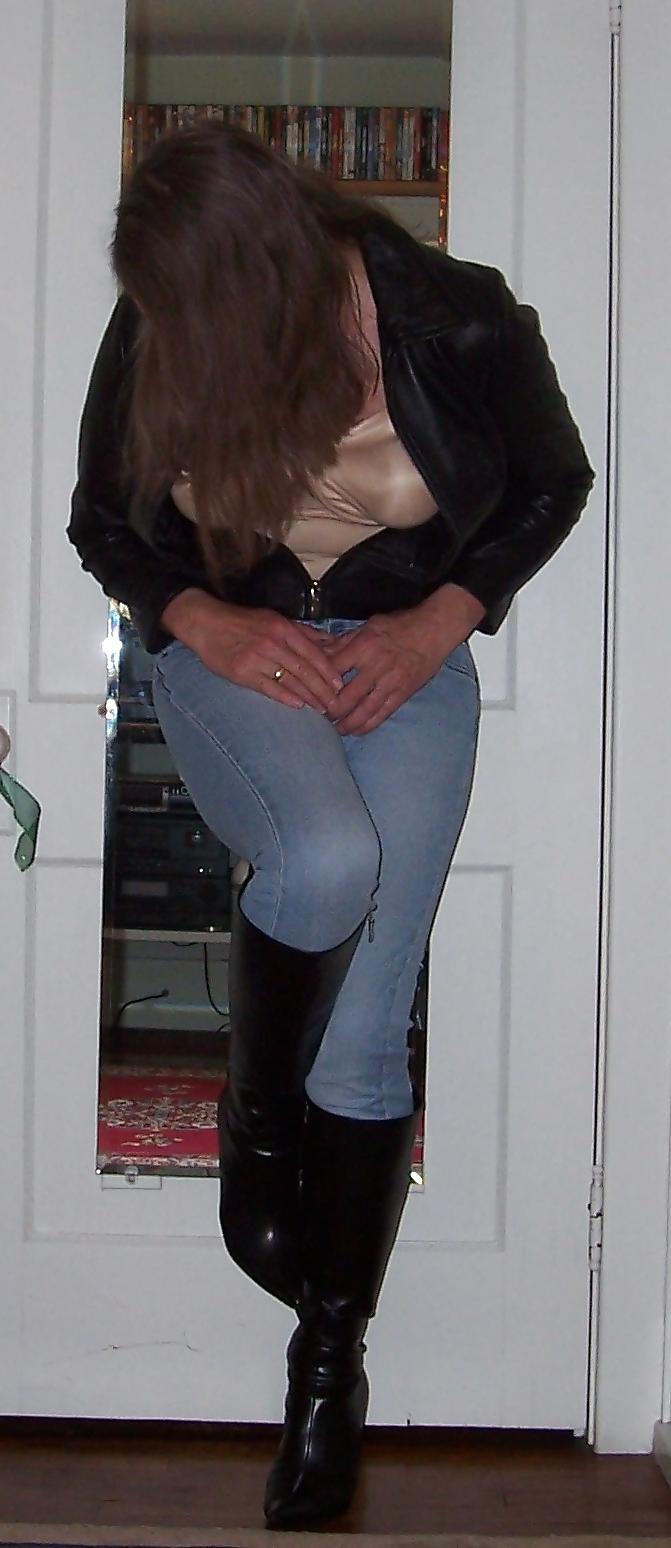 25P Crossdressing - Tight Jeans