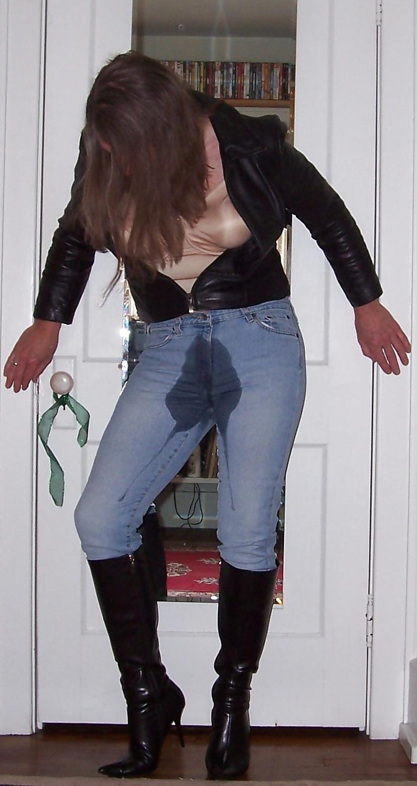 25P Crossdressing - Tight Jeans