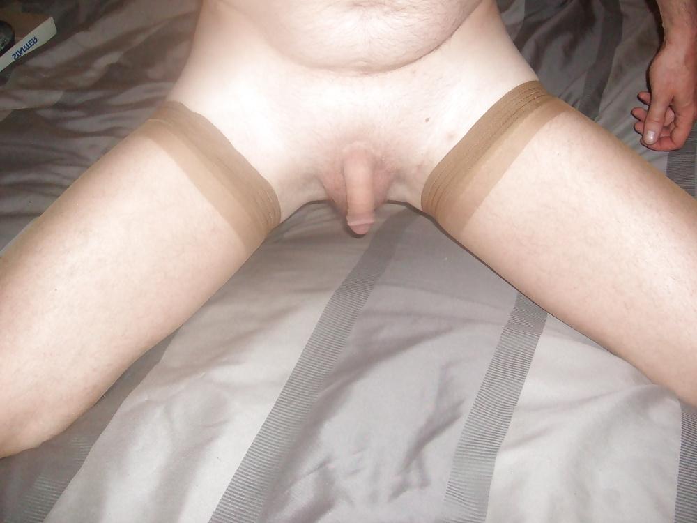 20P Amateur crossdresser in stockings