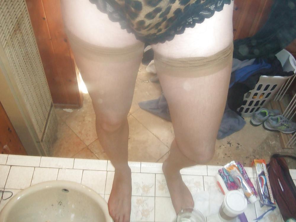 20P Amateur crossdresser in stockings
