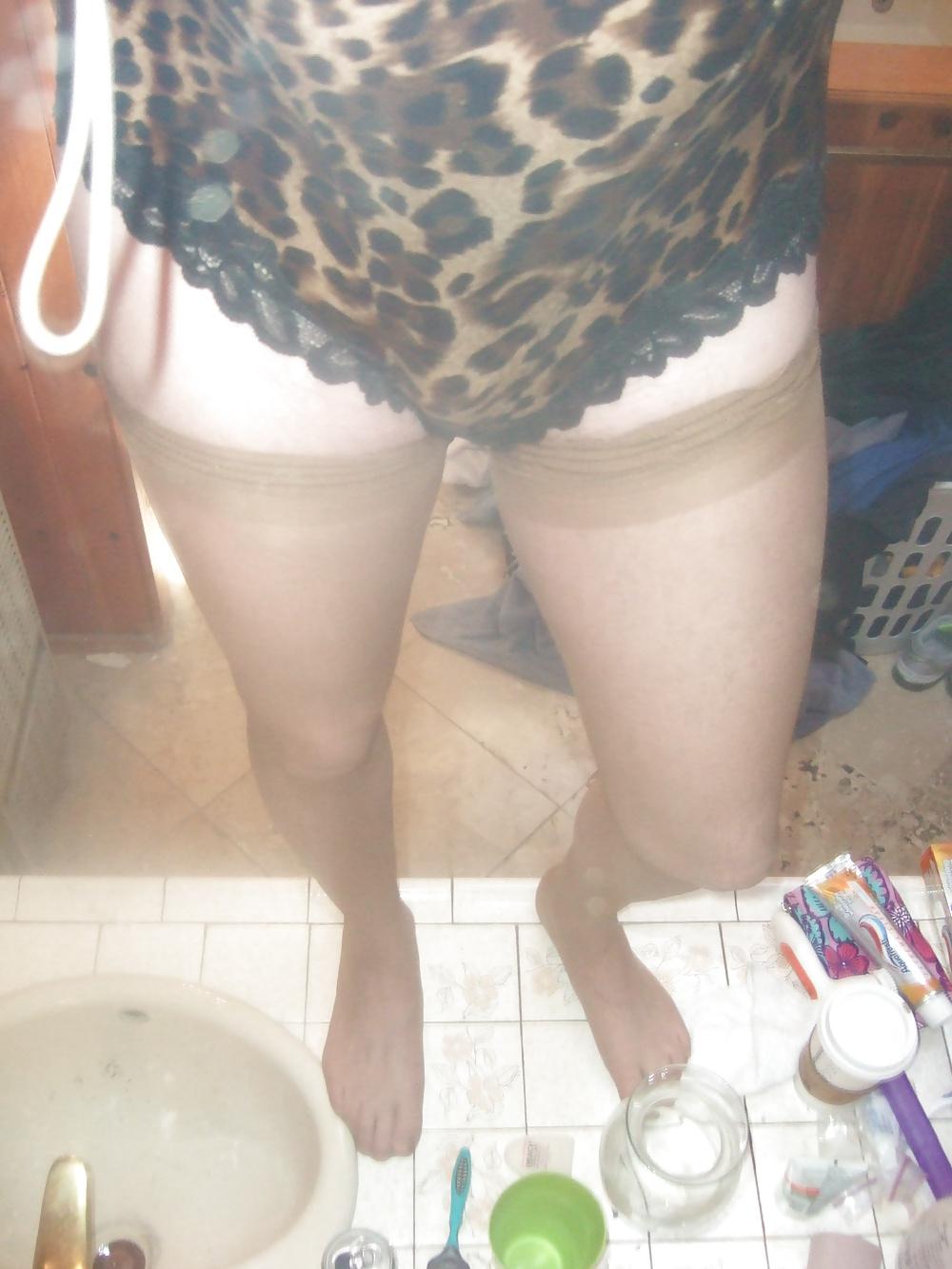 20P Amateur crossdresser in stockings
