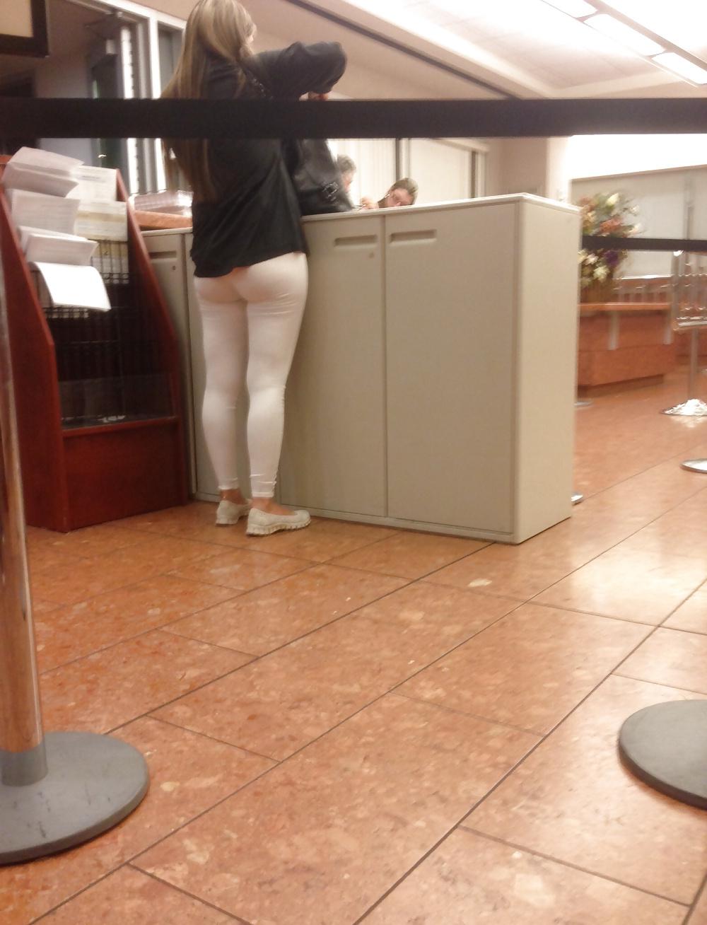 10P Candid mature Latin booty