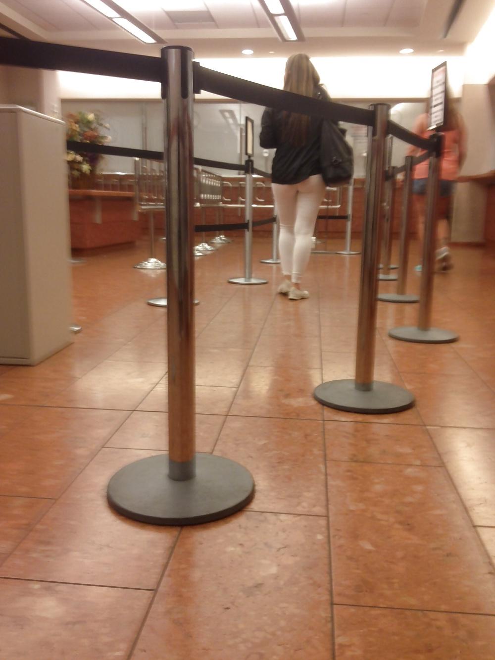 10P Candid mature Latin booty