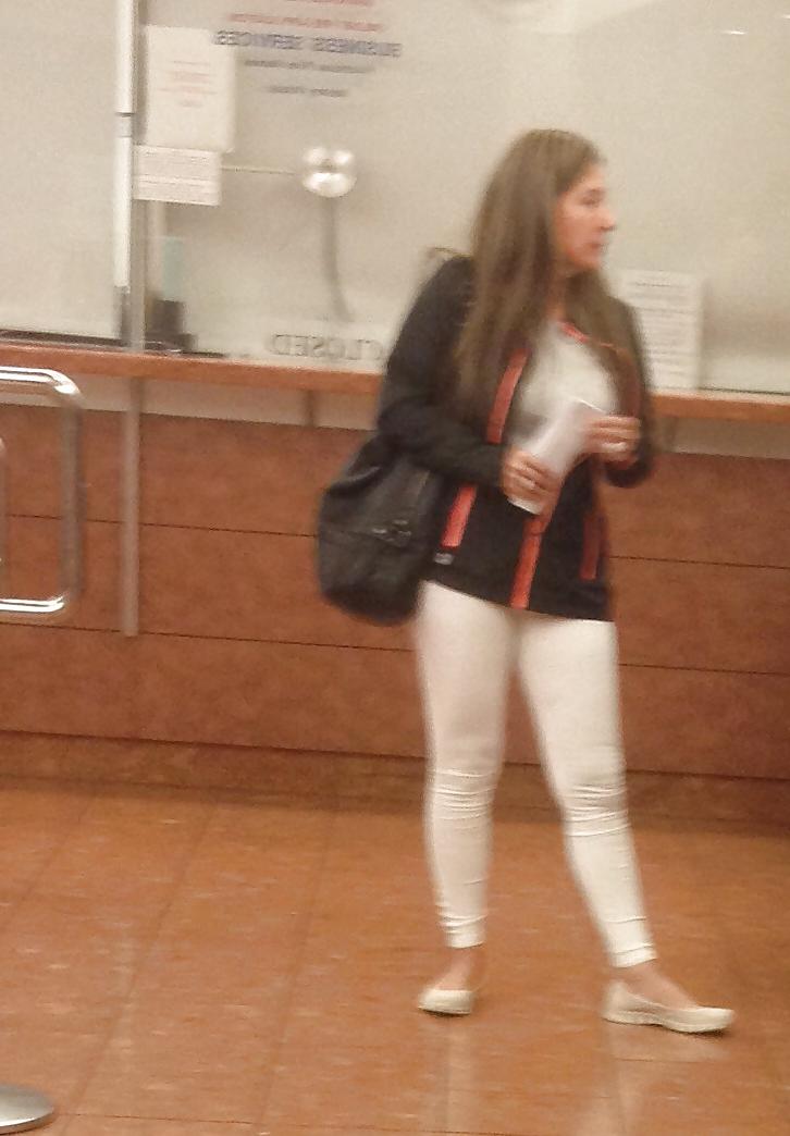 10P Candid mature Latin booty