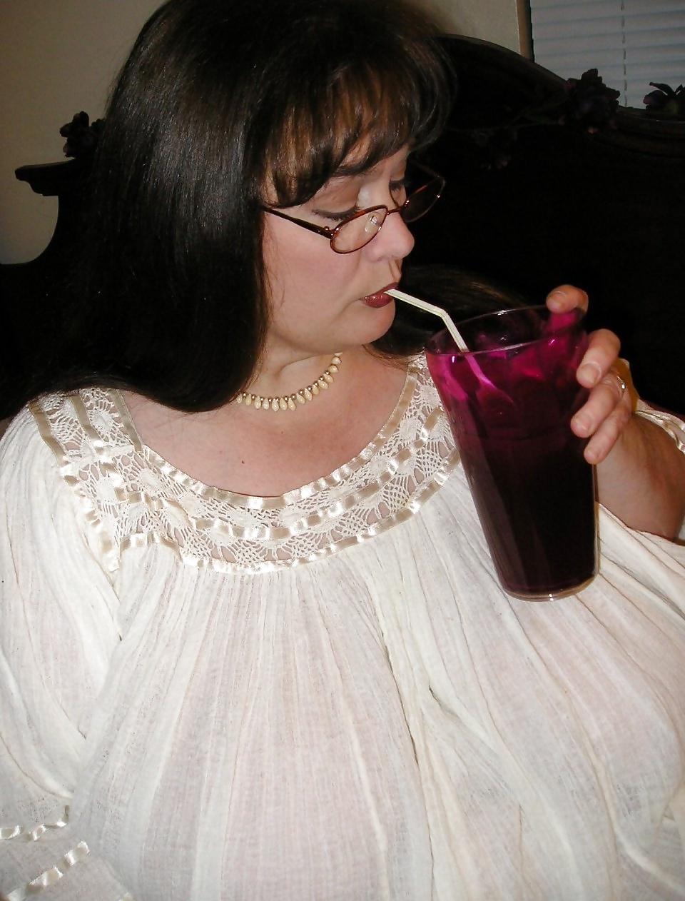 25P Fabulous SSBBW! White Nightgown (II)