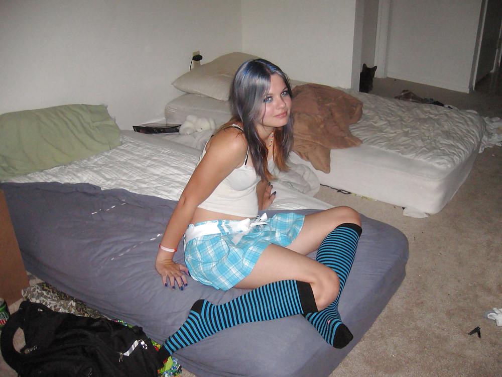 18P 2 Emo Babes