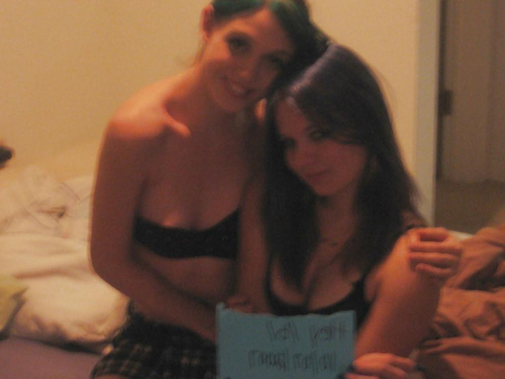 18P 2 Emo Babes