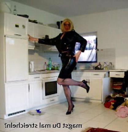 10P Rubber latex anal milf slut ladyboy shemale high heels