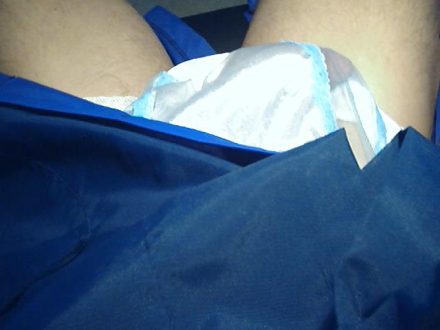 8P Masturbation en blouse et cslip nylon
