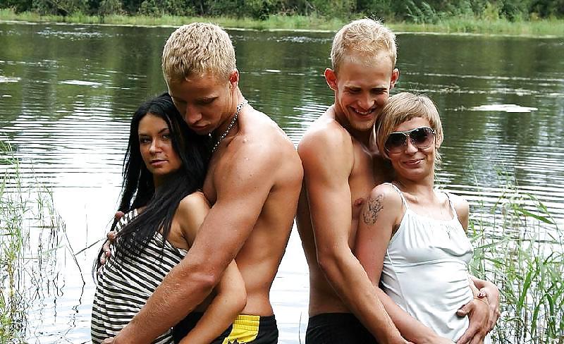 16P Swinger's party outdoor 2