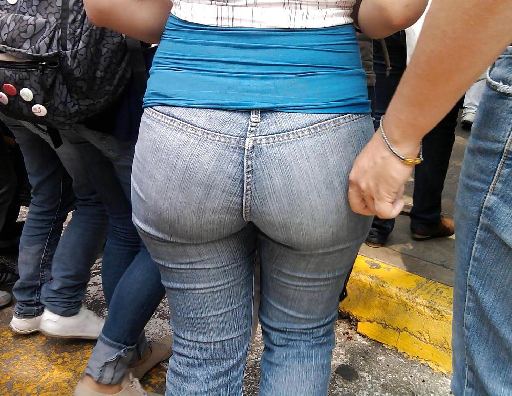 25P Big candid booty bubble butts