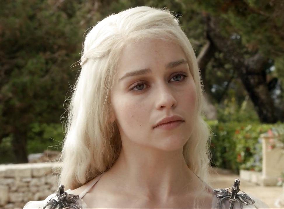 25P Emilia Clarke collection