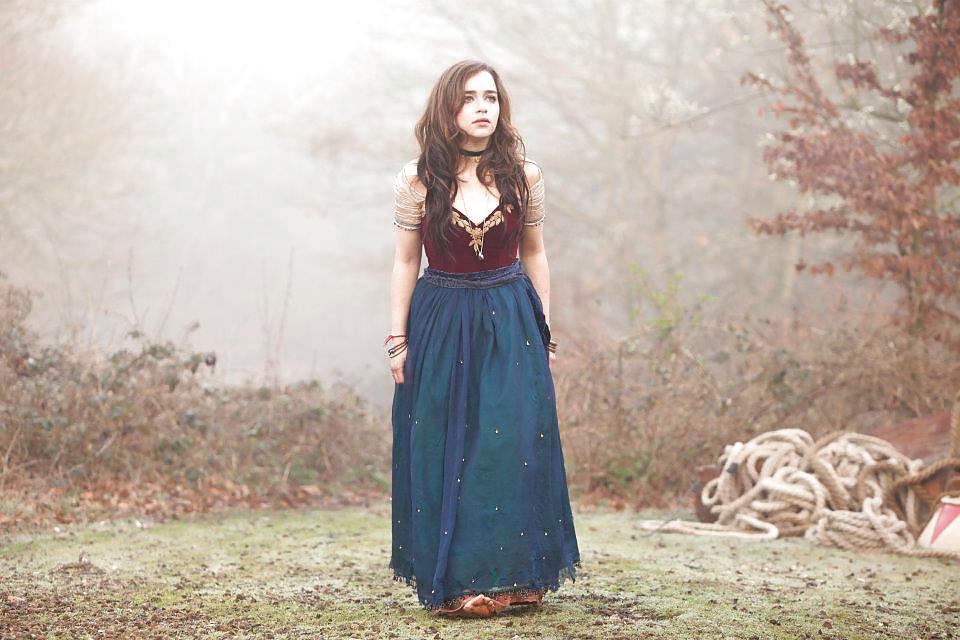 25P Emilia Clarke collection