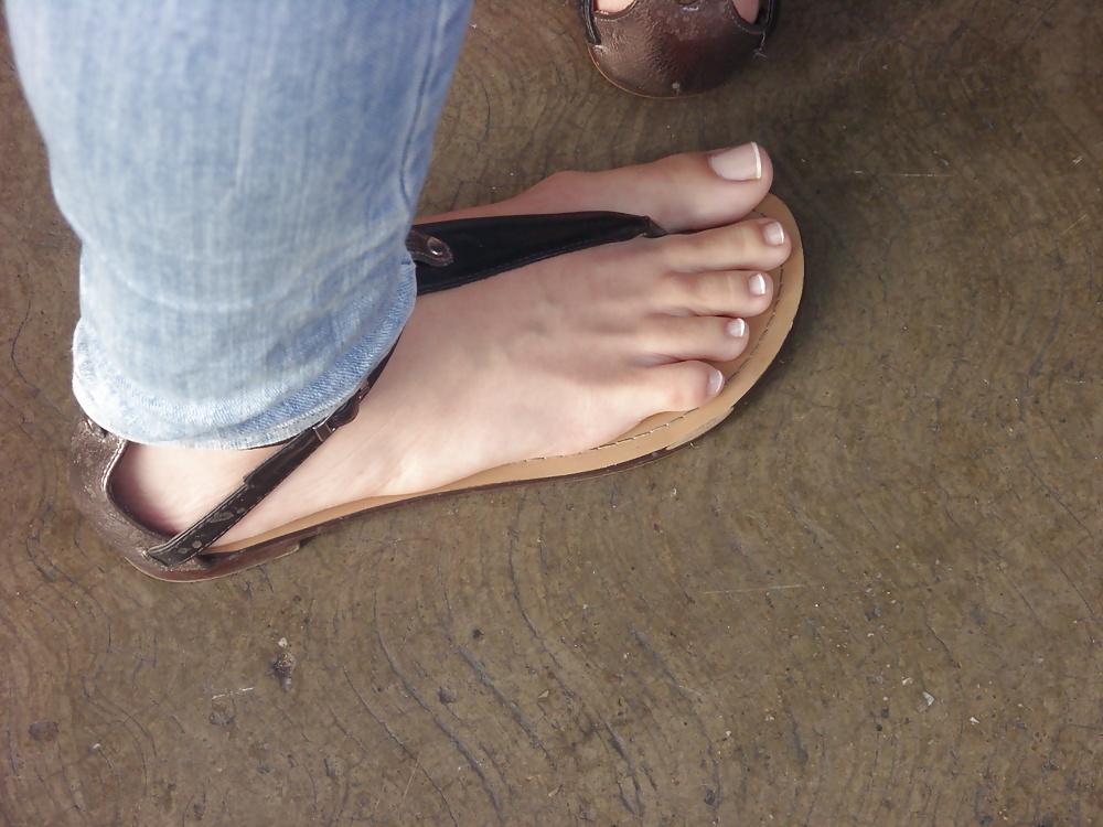 25P Street feet 2