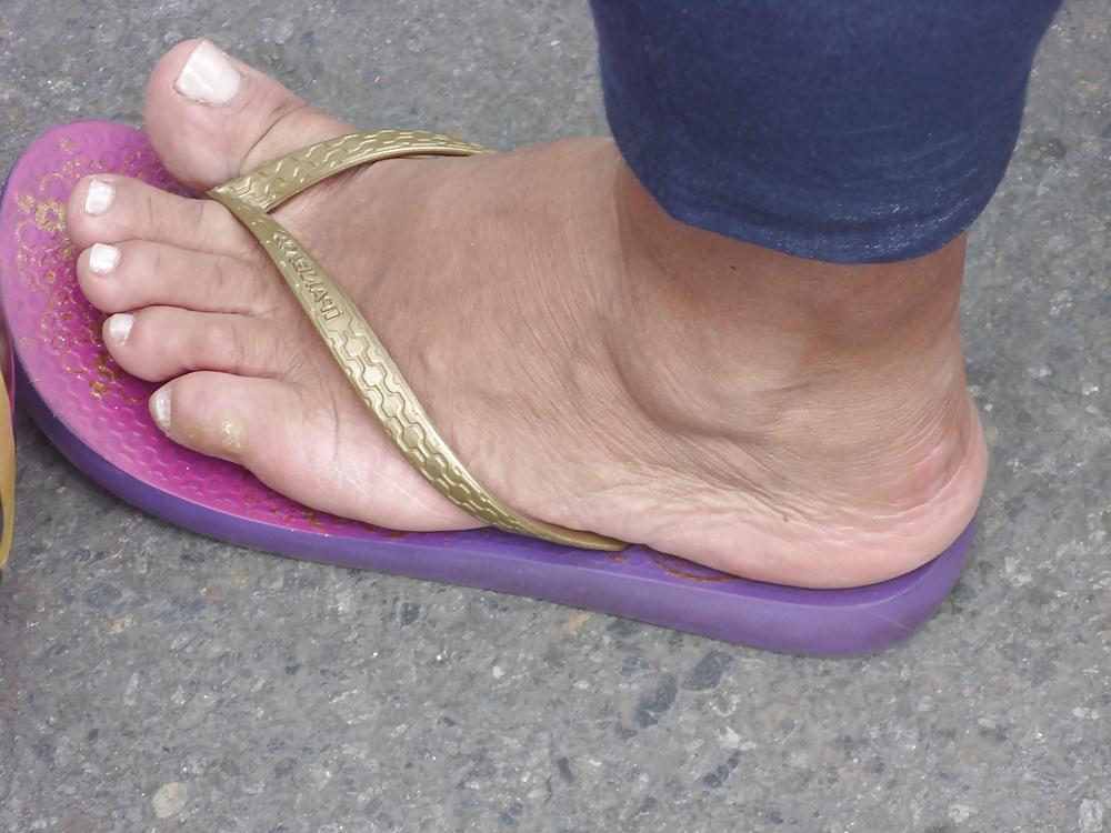 25P Street feet 2