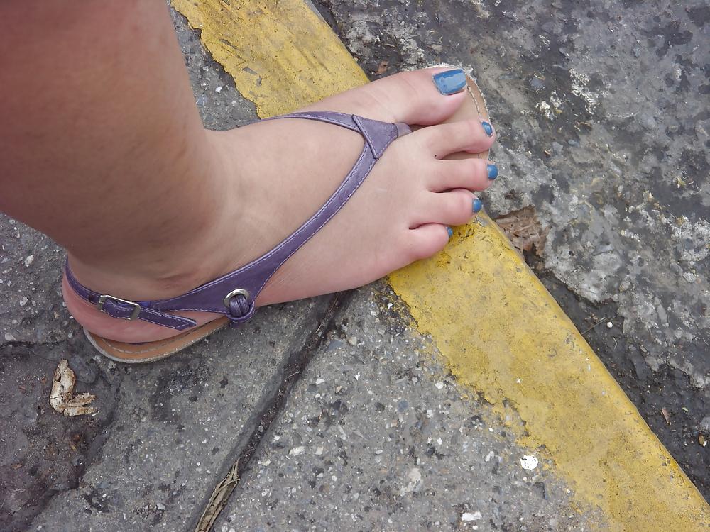 25P Street feet 2