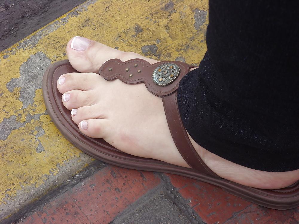 25P Street feet 2