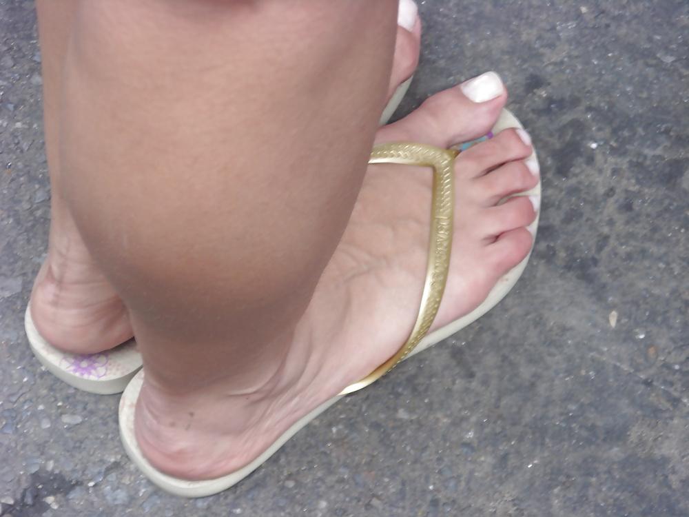 25P Street feet 2
