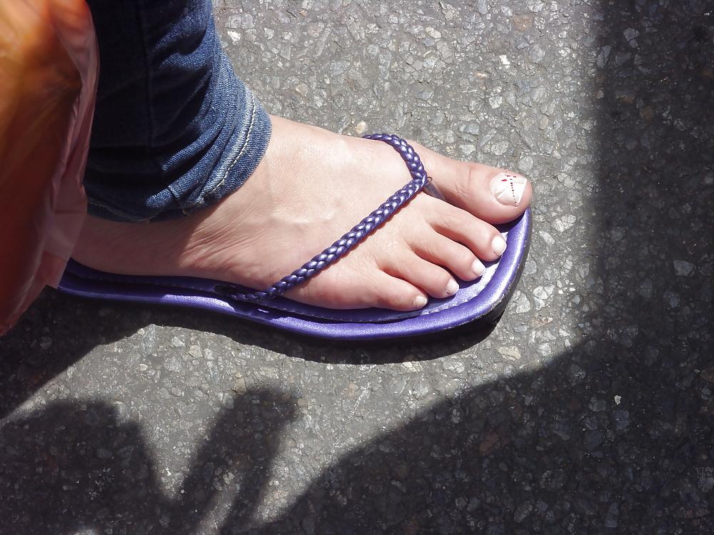 25P Street feet 2