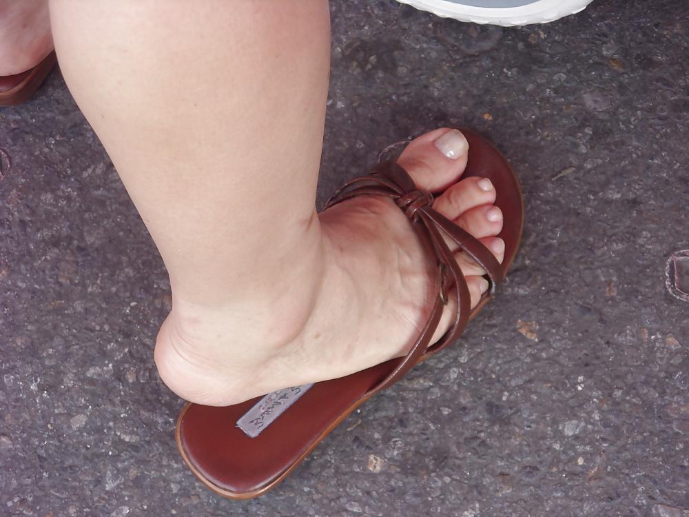 25P Street feet 2