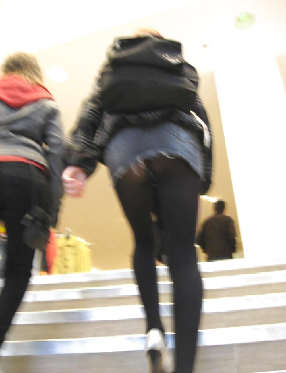 4P Pantyhose in the street-Looking up her skirt.2