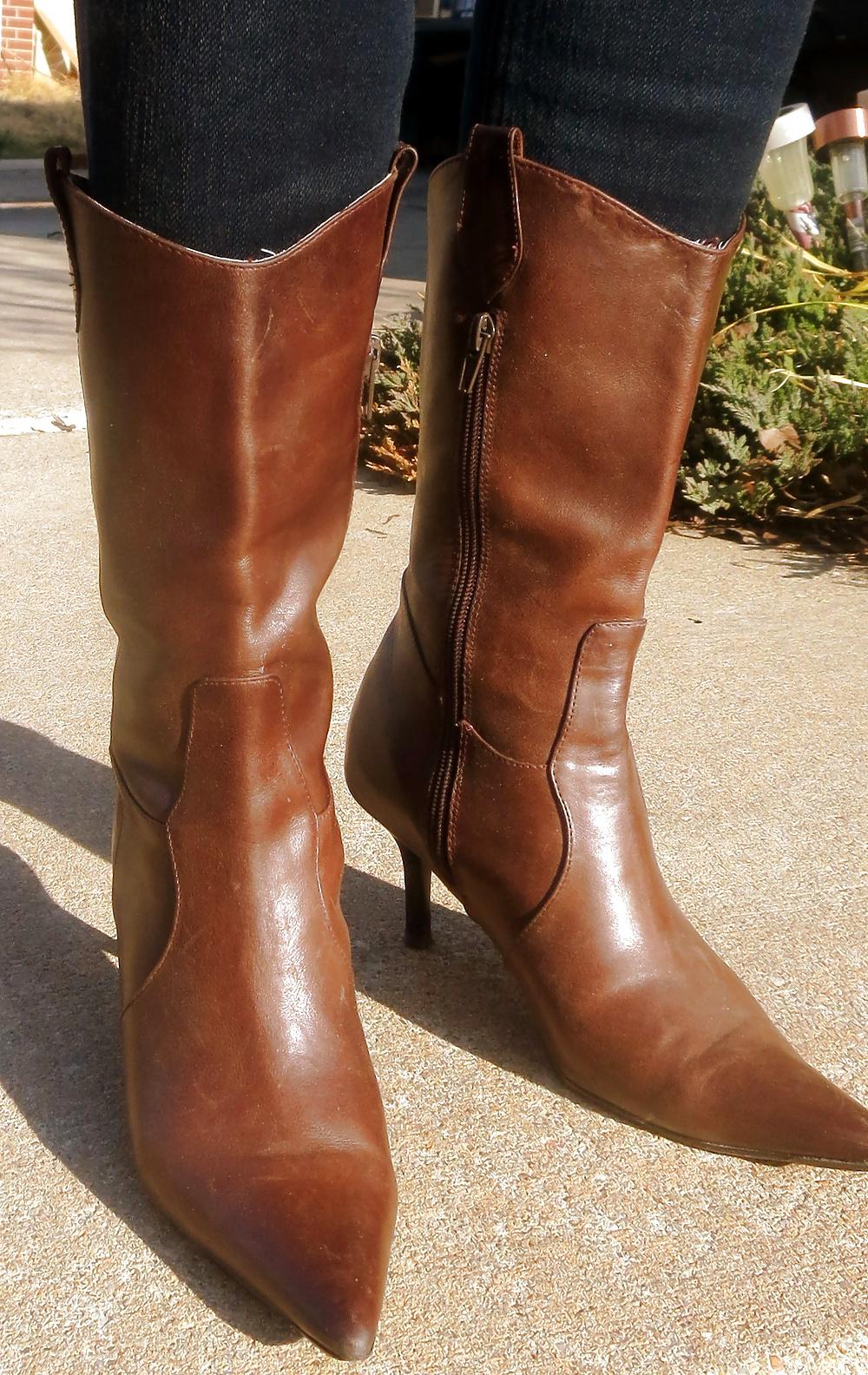 16P Steve madden Boots and my tights