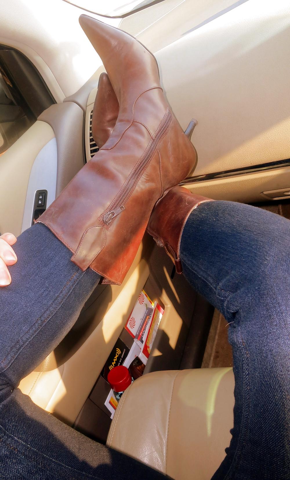 16P Steve madden Boots and my tights