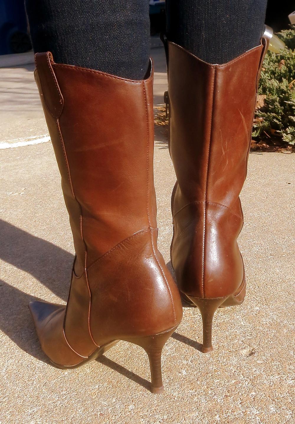 16P Steve madden Boots and my tights