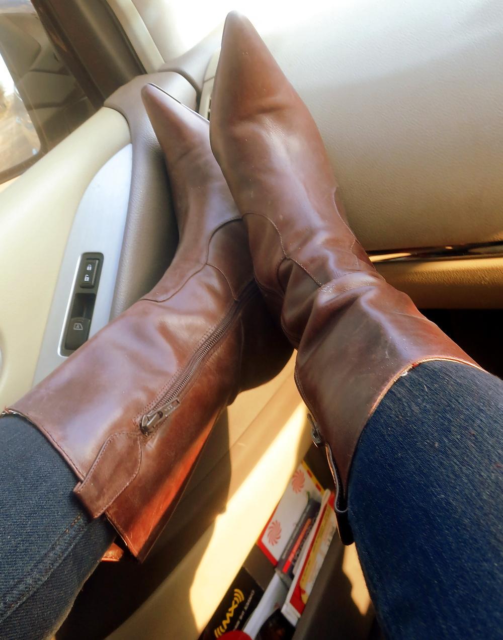 16P Steve madden Boots and my tights