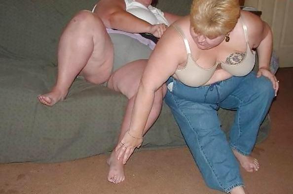25P Plump mature duo