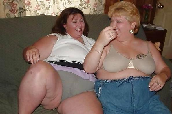 25P Plump mature duo