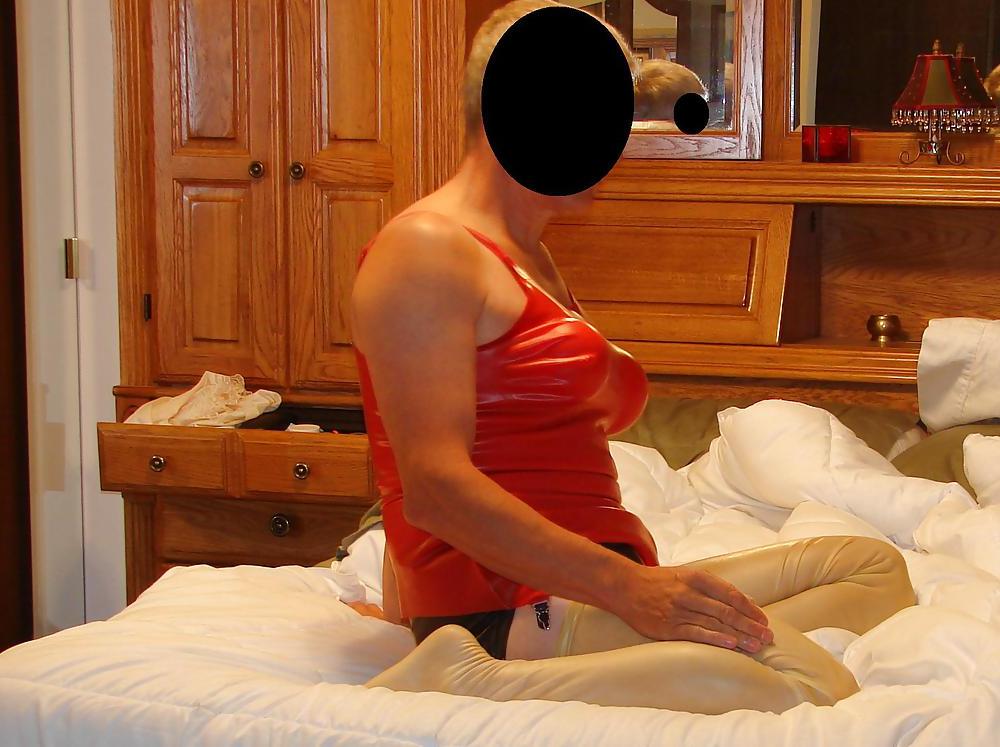 25P Crossdresser gets discovered by admirer
