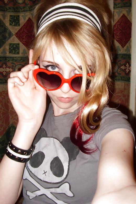 11P Hot emo ex girlfriends bare it all! 