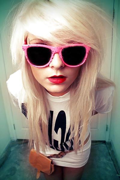 11P Hot emo ex girlfriends bare it all! 
