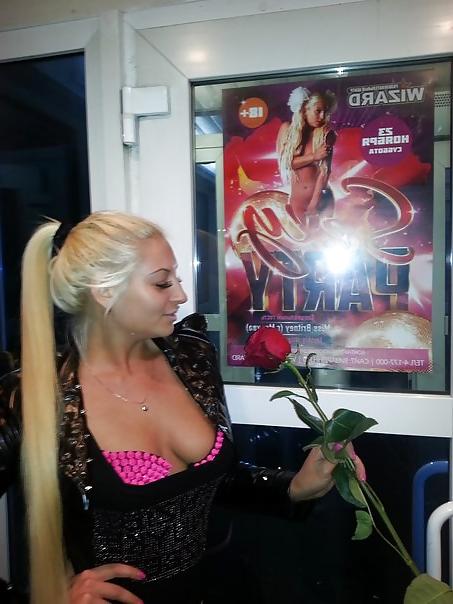 25P Britney stripper