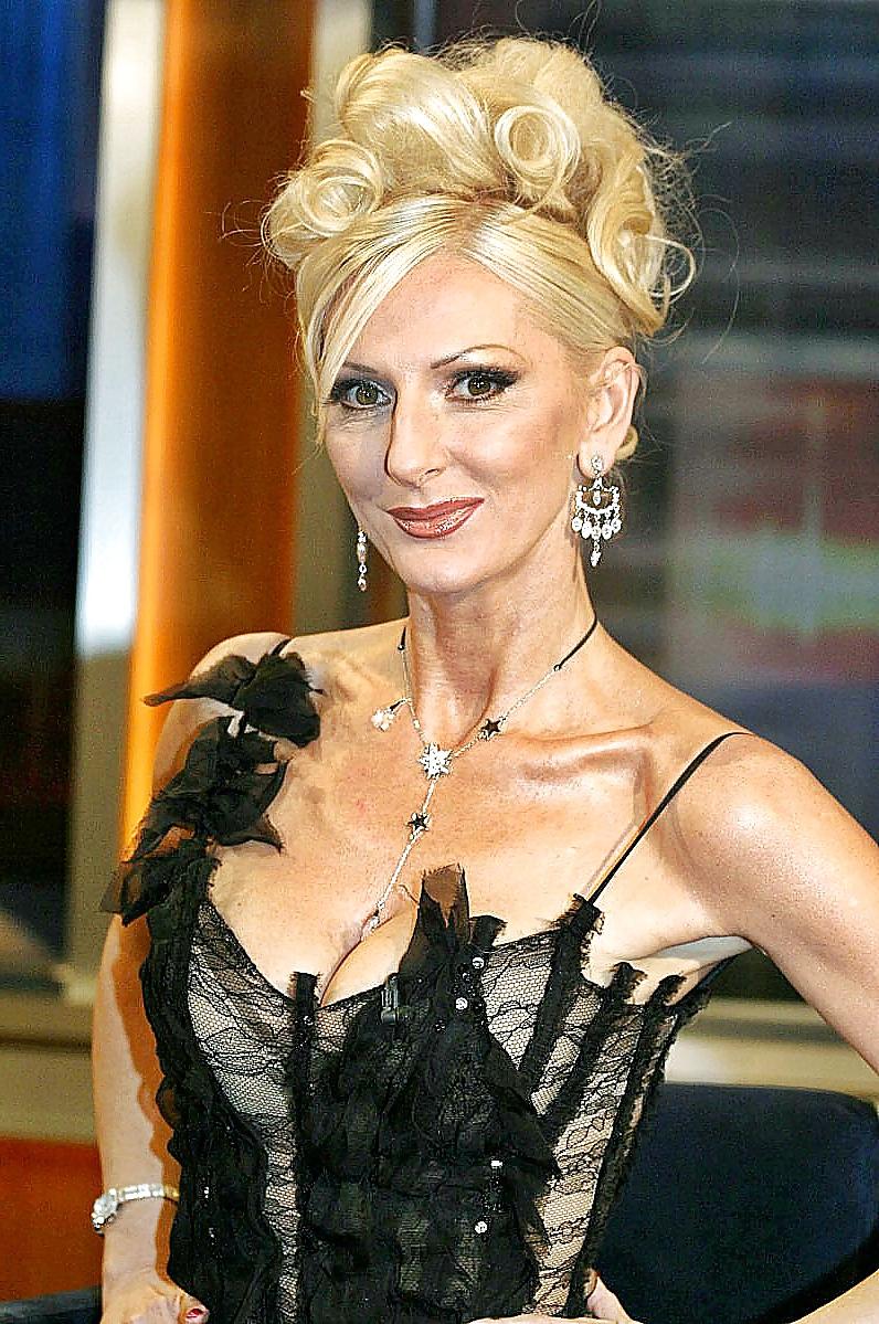 20P Desiree Nick German Mature Celeb